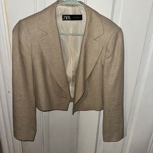 Zara Women's cropped Beige Blazer